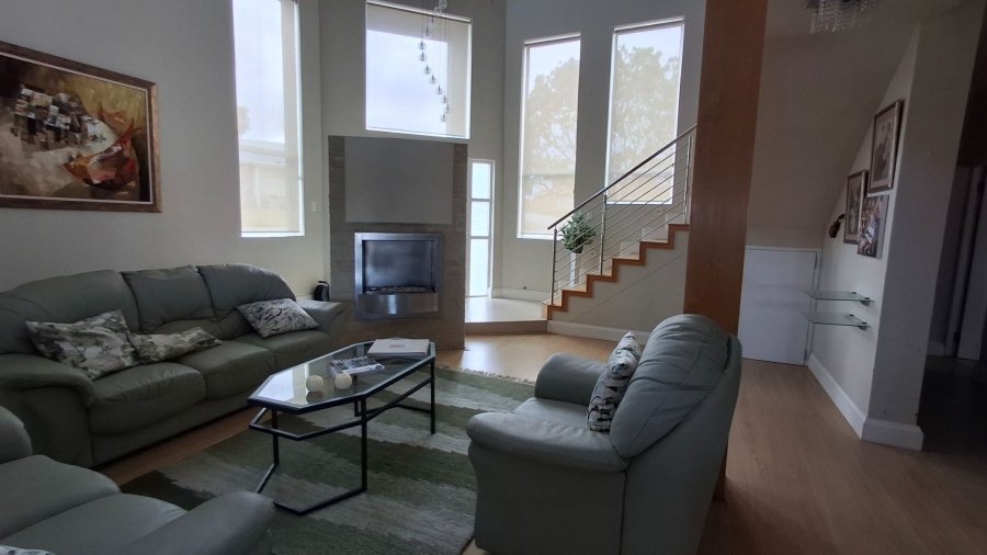 3 Bedroom Property for Sale in Boggomsbaai Western Cape